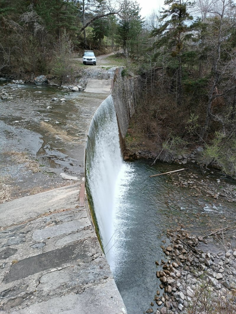 Wandelen door de Thousand Cascades ten zuiden van Saint-Sauveur - Baratier