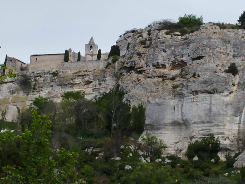 Dans la garrigue, De Fontvieille aux Baux de Provence - Fontvieille