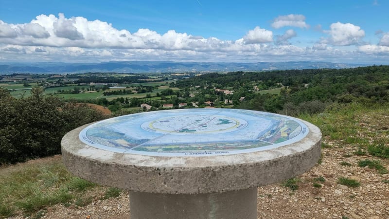 Serre de jupe à Montoison - Montoison