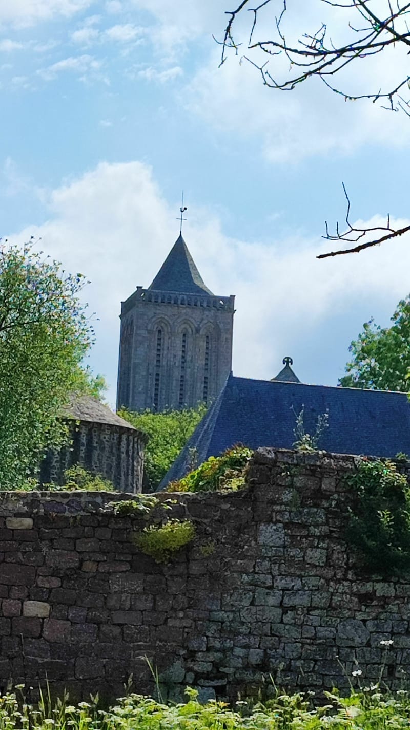 Autour de l'abbaye de la Lucerne-d'Outremer - La Lucerne-d'Outremer