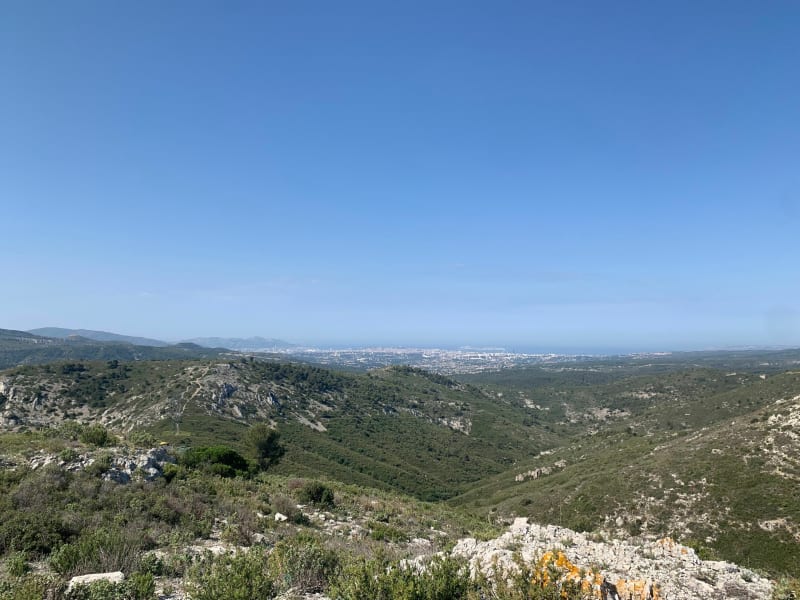 Vue sur la Sainte-Victoire et Marseille - Cadolive