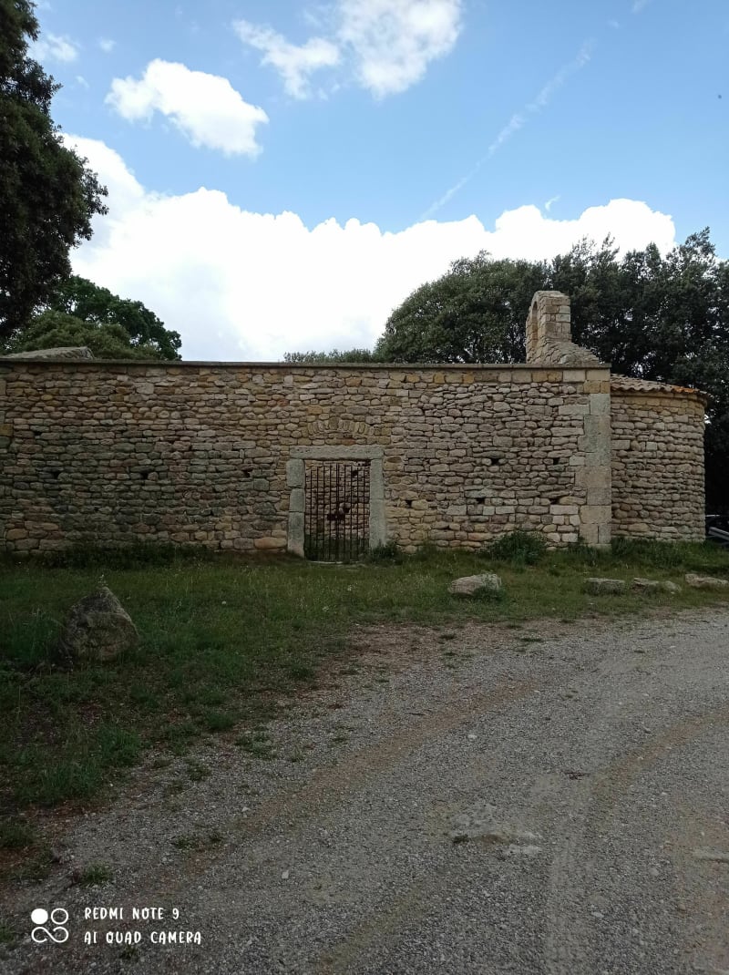 Belle balade montée du Calvaire Alleins, Verneigue - Alleins