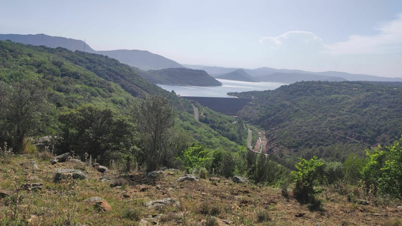 Hameau des Bories, Lacoste et retour au Lac du Salagou - Clermont-l'Hérault