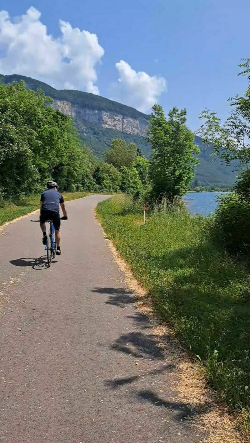 Boucle de Sault-Brénaz par Quirieu et la Vallée bleue à vélo - Sault-Brénaz
