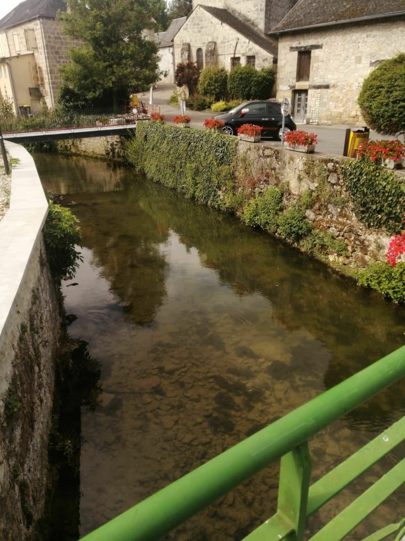 Les deux sources depuis Saint-Cernin, par la Roche - Saint-Cernin-de-Larche