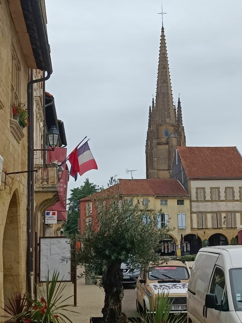 Marciac entre ville et campagne par la Péniche - Marciac