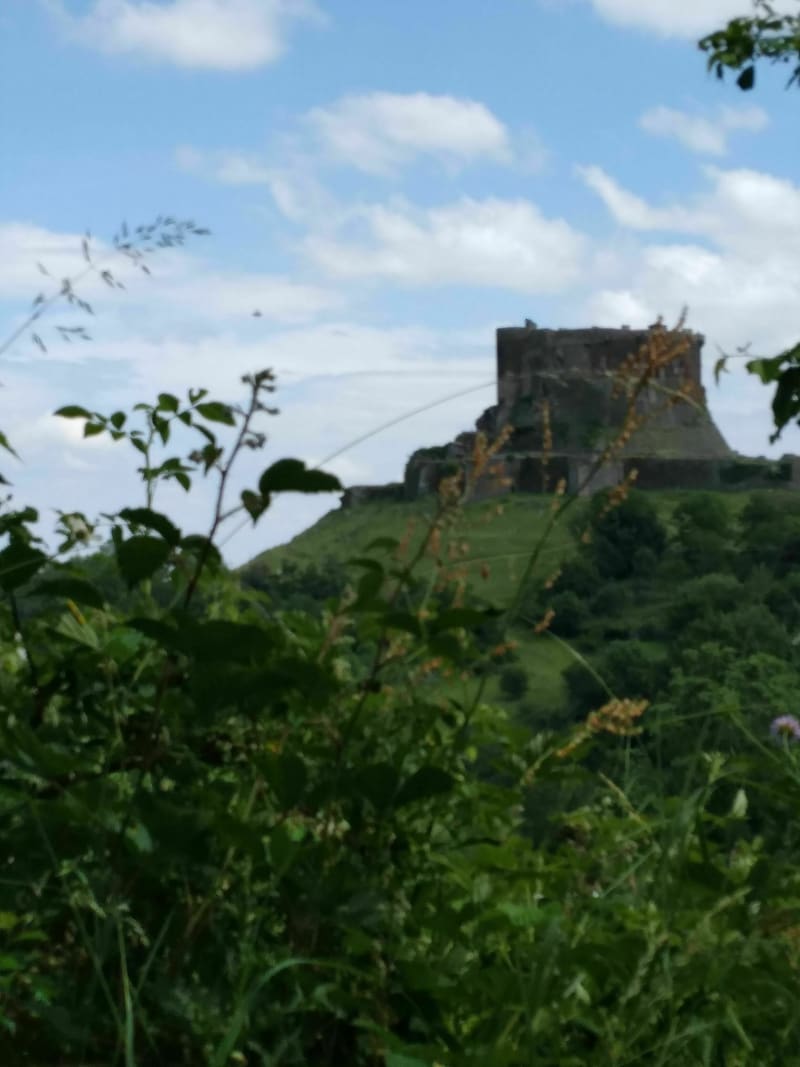 Découverte de Murol et son château et du lac Chambon - Murol