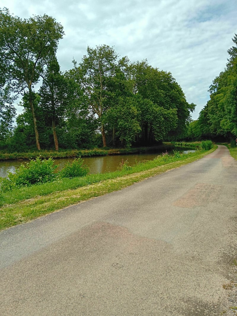 Balade entre campagne et canal du Nivernais par Limanton - Limanton