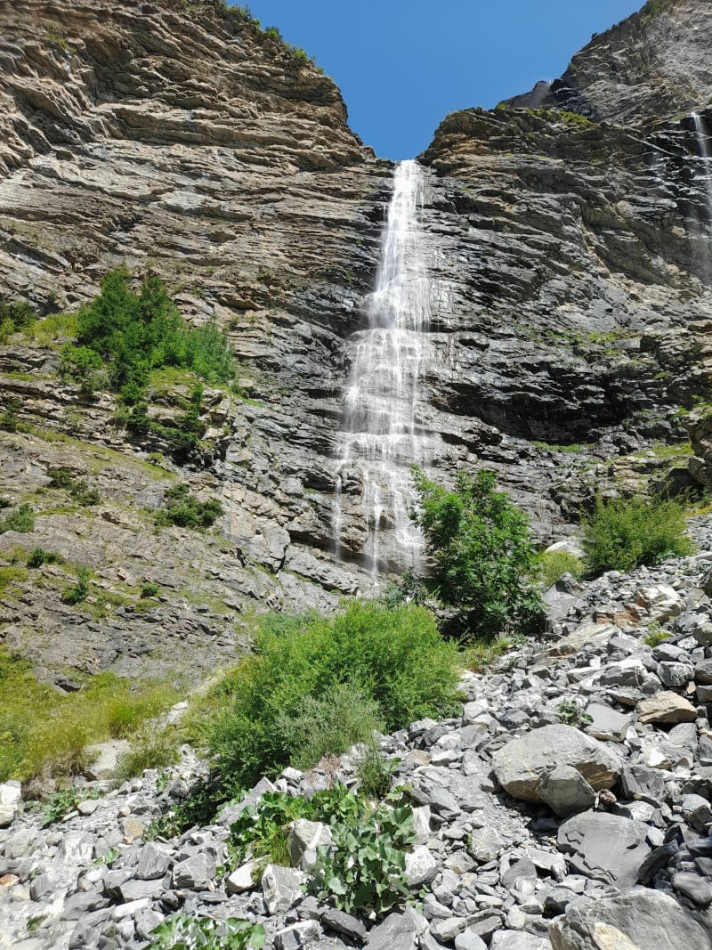 Cascade de la Pisse depuis la Maison des Écrins Châteauroux - Châteauroux-les-Alpes