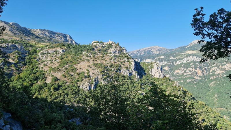 Ascension vers Gourdon depuis le bord de mer - Cagnes-sur-Mer