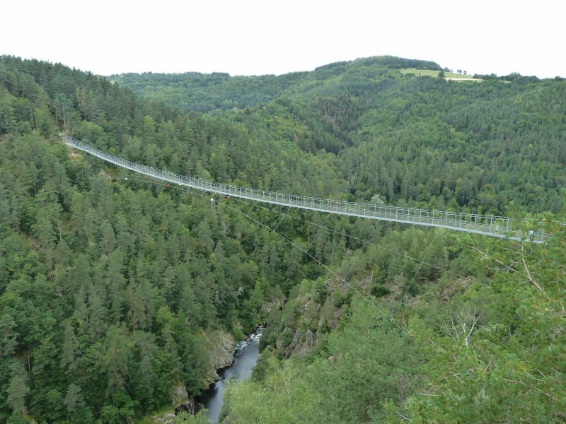 Balade à la passerelle des gorges du Lignon depuis Grazac - Grazac