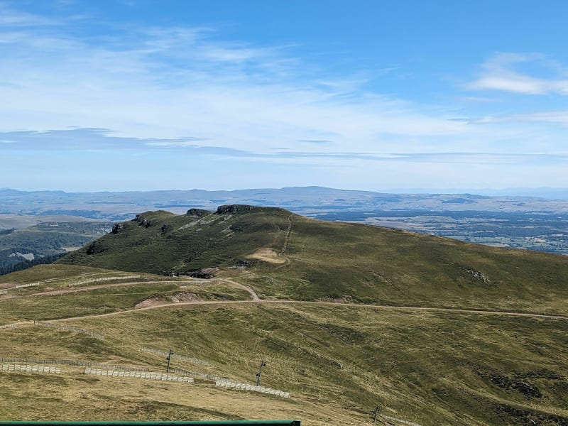 Descente du Plomb du Cantal par le Puy du Rocher - Saint-Jacques-des-Blats