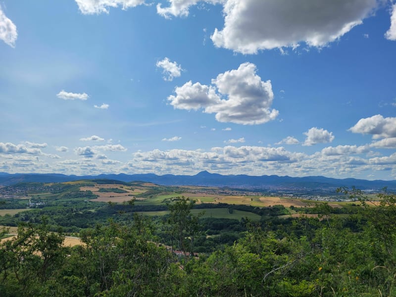 Le Puy de Mur, entre forêt et champs - Vertaizon