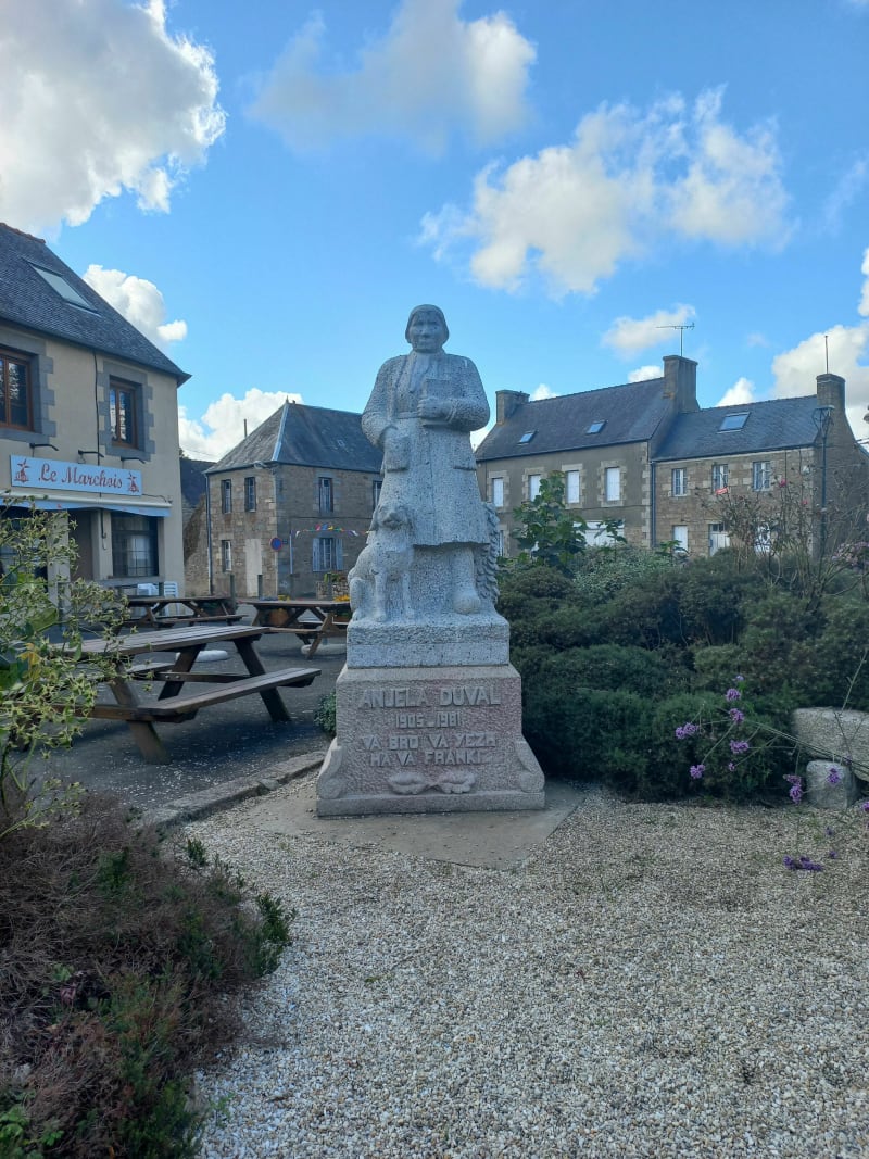 Balade au bourg du Vieux Marché et le long du St-Ethurien - Le Vieux-Marché