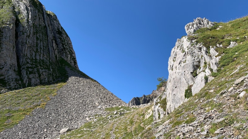 Boucle au col de la Chourique et brèche de Hanas - Lescun
