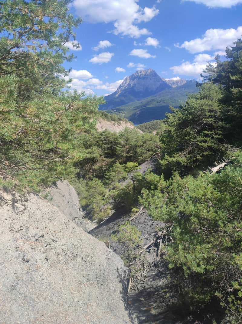 Petite crique cachée à la Baie Saint-Michel - Chorges