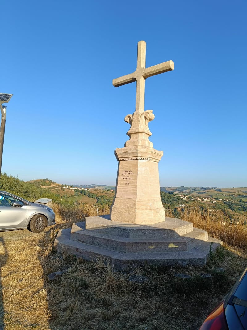 Croix blanche / Saint-Christo-en-Jarez - Cellieu