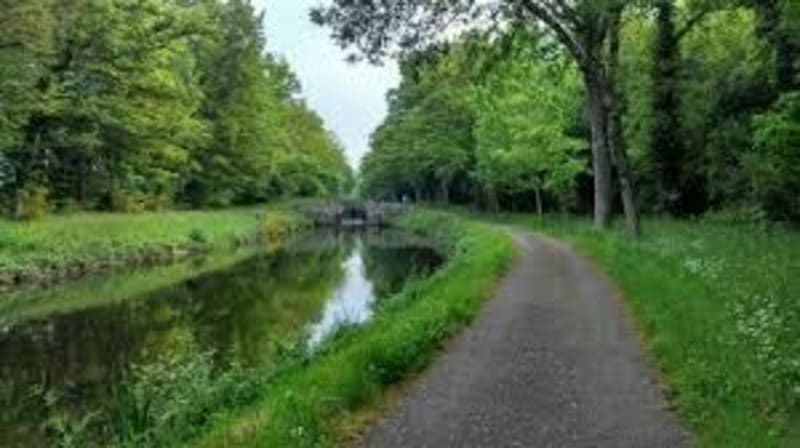 Le canal de Nantes à Brest, bord du canal de Pontivy à Carhaix - Pontivy