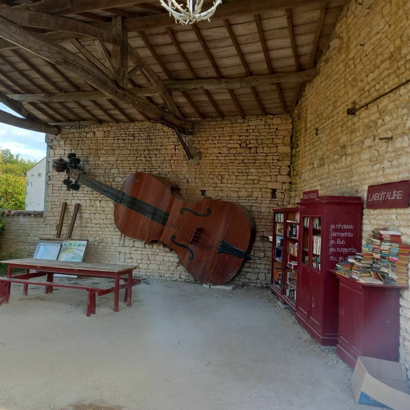 Le Violon à St-Mandé-Sur-Brédoire - Saint-Mandé-sur-Brédoire