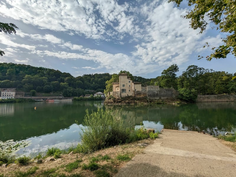 Neuville-sur-Saône par l'île Barbe et Caluire - Lyon