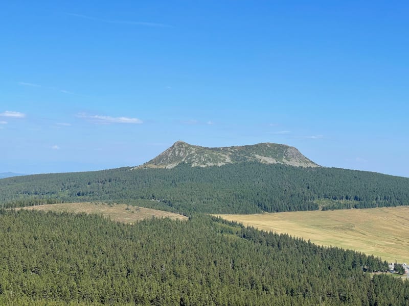 Grande boucle autour du Mézenc, par Chaulet, Boutières, Peccata et l'Alambre - Les Estables