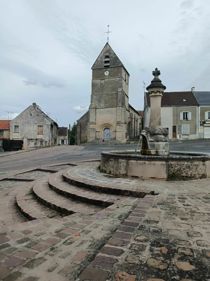 En partant sur les hauteurs de Vendrest par Coulombs-en-Valois - Vendrest