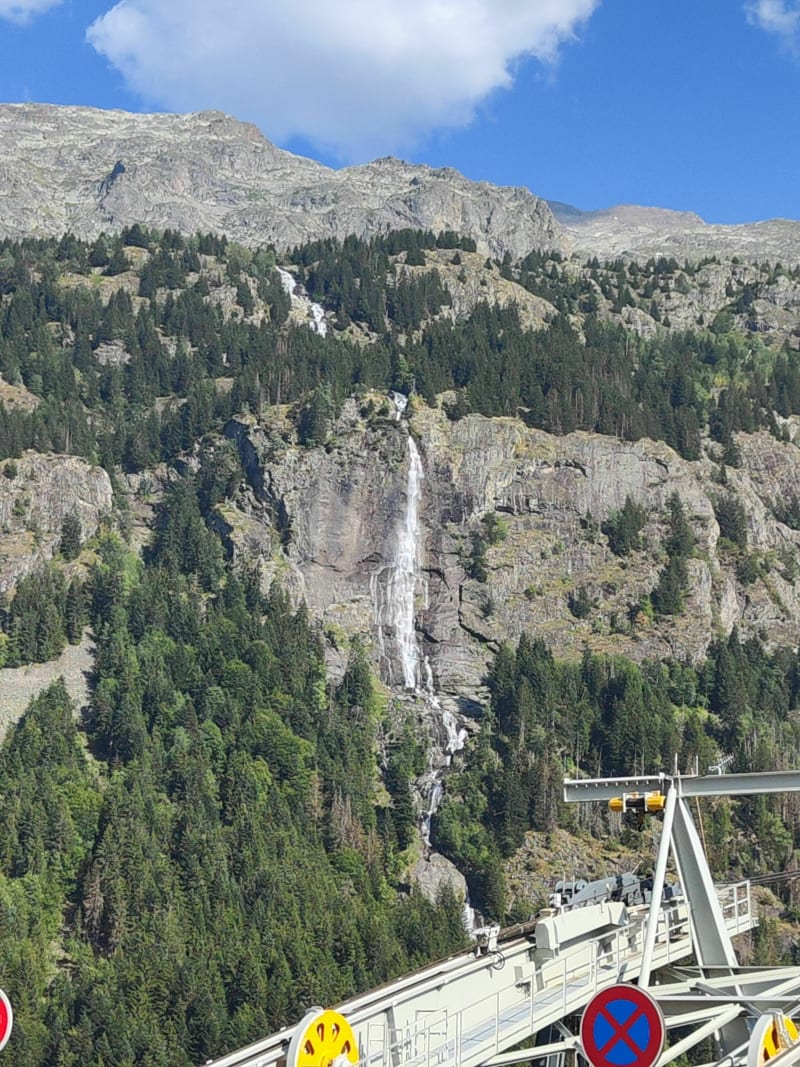 La descente de l'Alpette, par Montfrais et la Villette - Oz