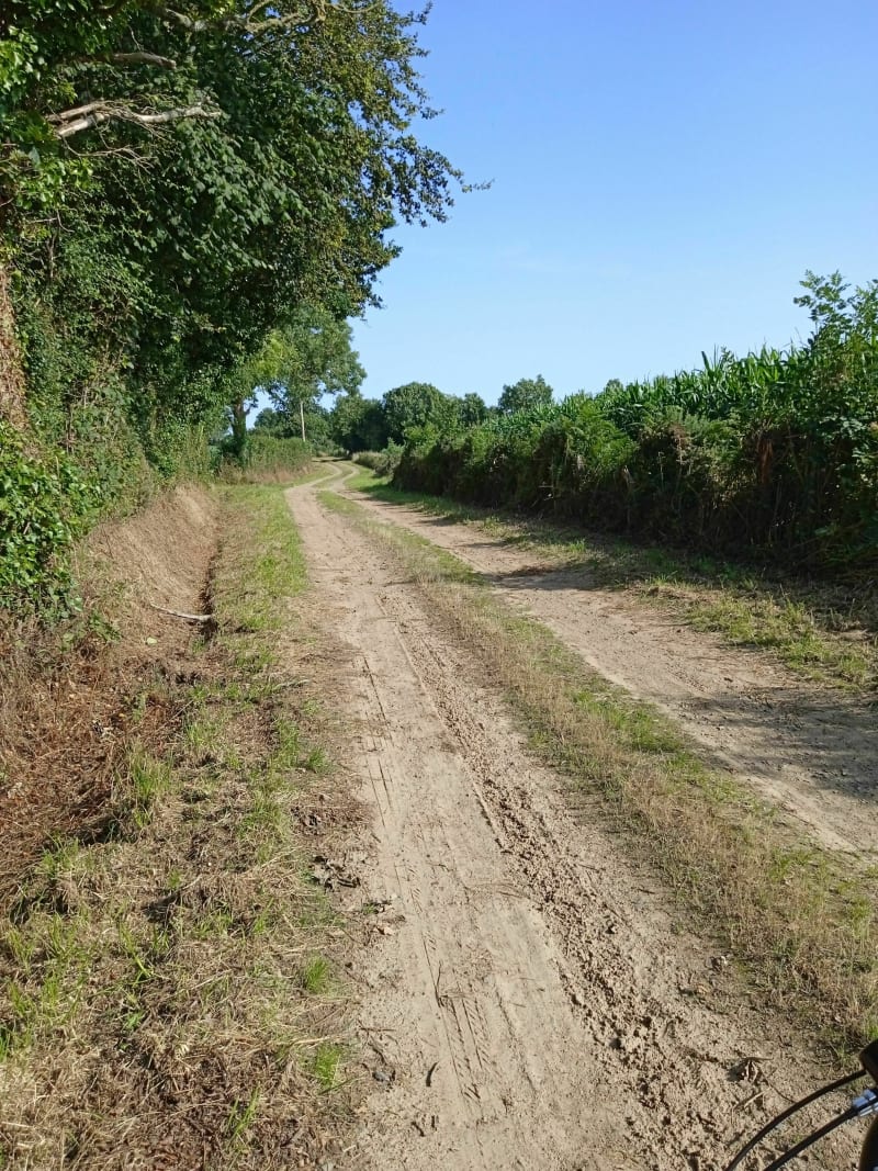 Petit parcours dans des chemins praticables - Saint-Sauveur-Villages
