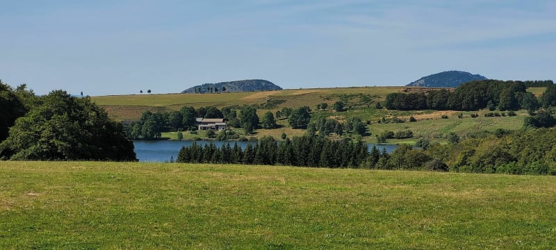 Grand tour du lac de Saint-Front par Le Bouchet Haut - Saint-Front