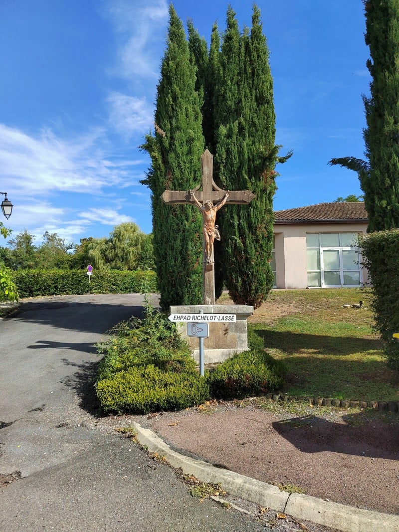 Luchapt par Villechampagne et Asnières-sur-Blour - Luchapt