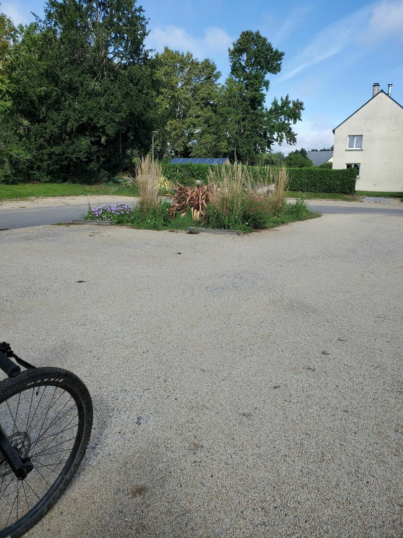 De l'Église du Temple en passant par l'étang de Carentoir. - Carentoir