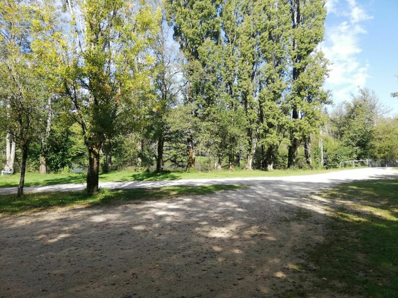 Plan d'eau du Lambon vs l'Hermitain forêt. - Beaussais-Vitré