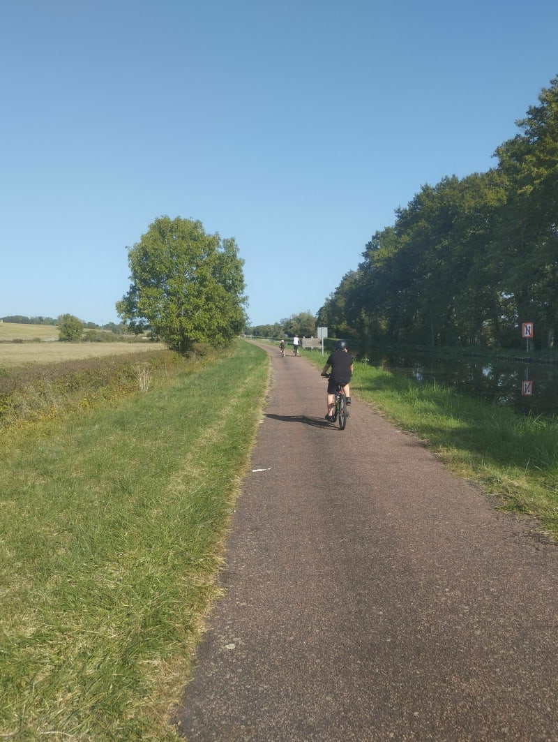 Balade à vélo sur la voie du Canal du Nivernais - Champvert