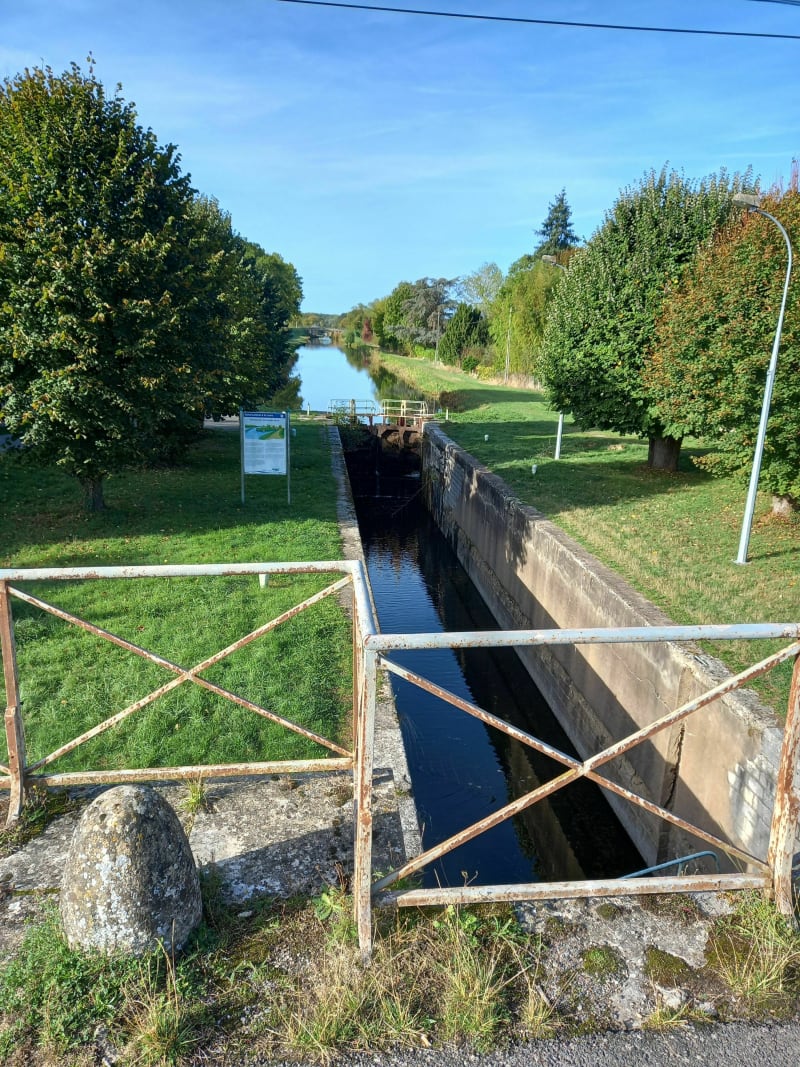 La digue de la Loire et Poids de Fer - Marzy