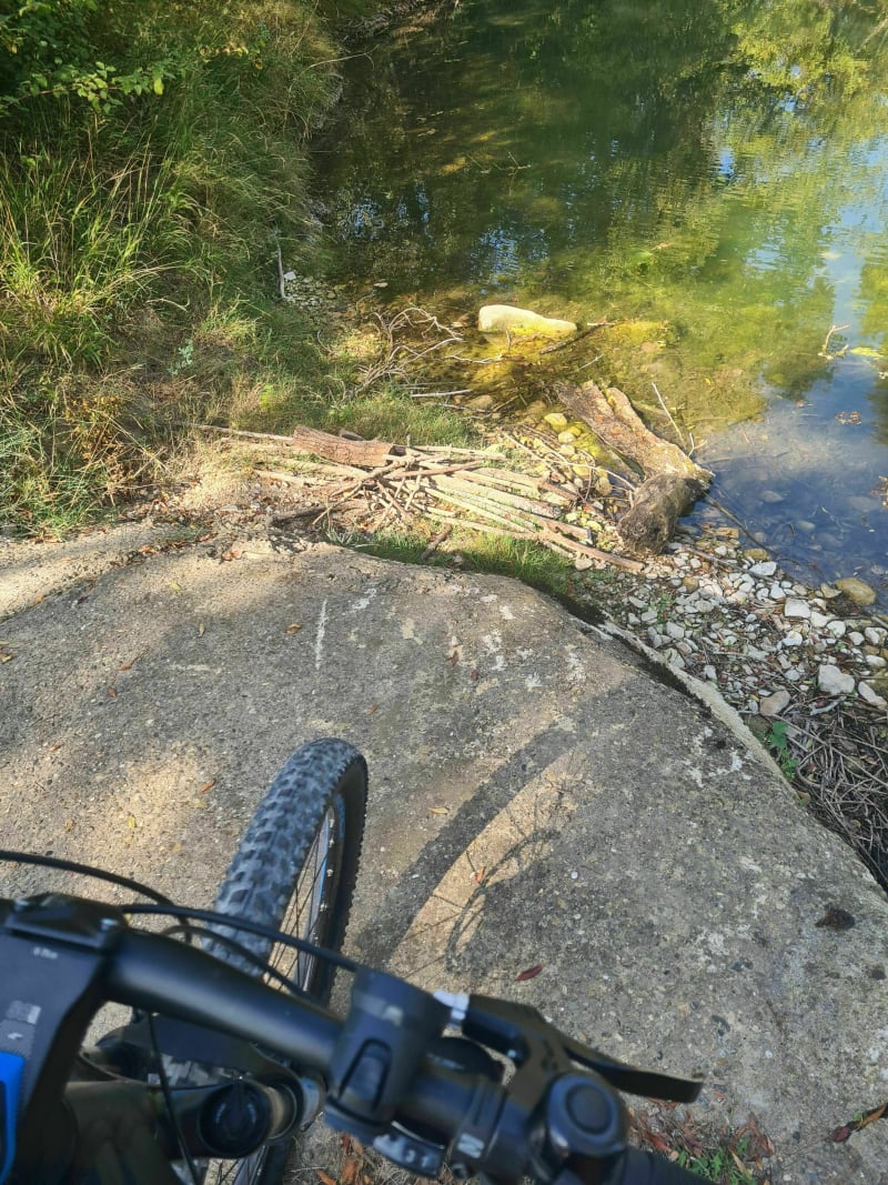 Balade Gard-Ardèche à VTT depuis Saint-Victor - Saint-Victor-de-Malcap