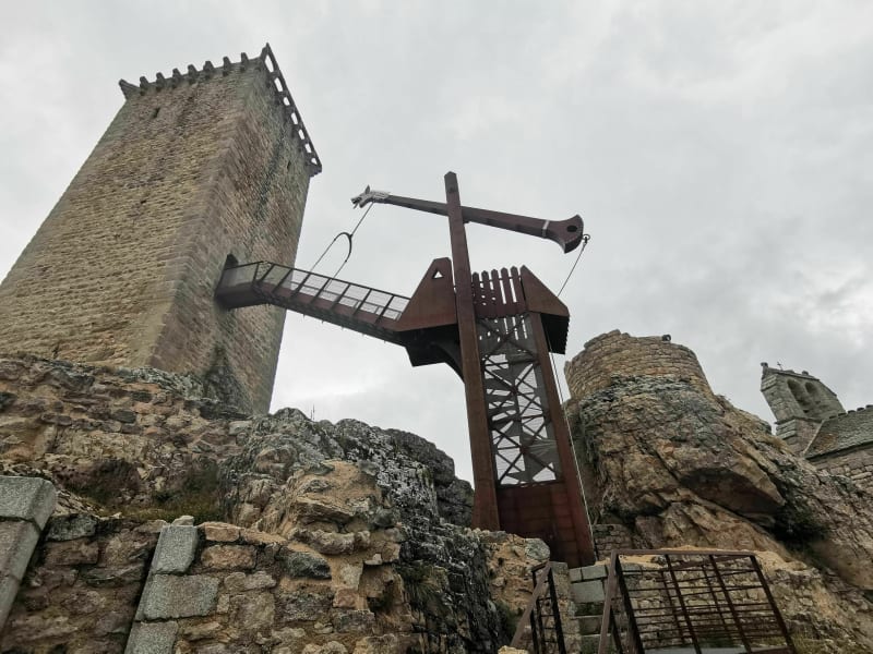 A la découverte de la Portes des Fées et la Tour d'Apcher - Saint-Chély-d'Apcher