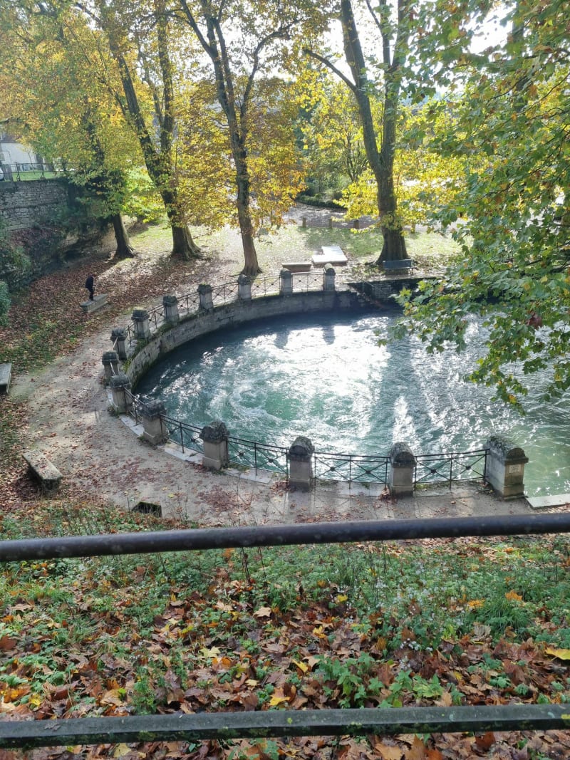Tour de Bèze par la rivière et le bois - Bèze