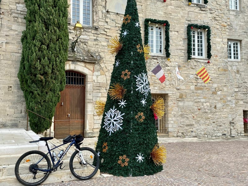 Bandol montée vers le village du Castellet et descente enivrante - Bandol