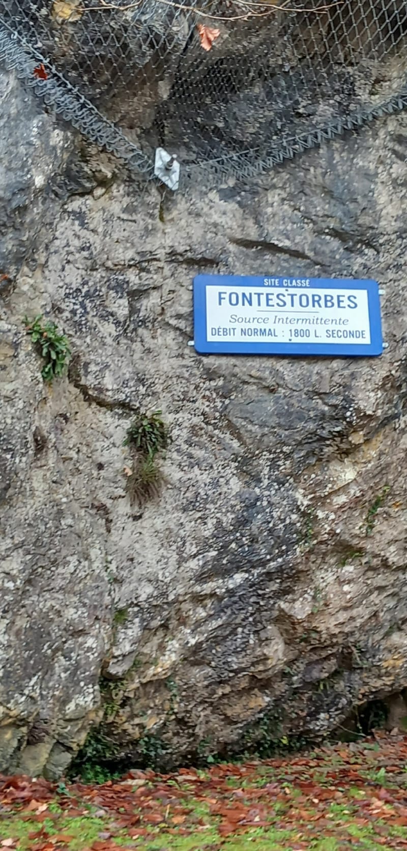 Fontaine intermittente de Fontestorbes - Fougax-et-Barrineuf