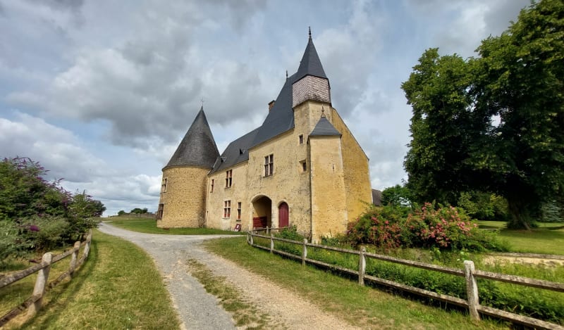 Lombron à Tuffé, Val de la Chéronne par les chemins à VTT - Lombron