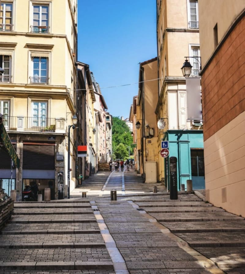 La Croix Rousse et son point de vue et son caillou - Lyon