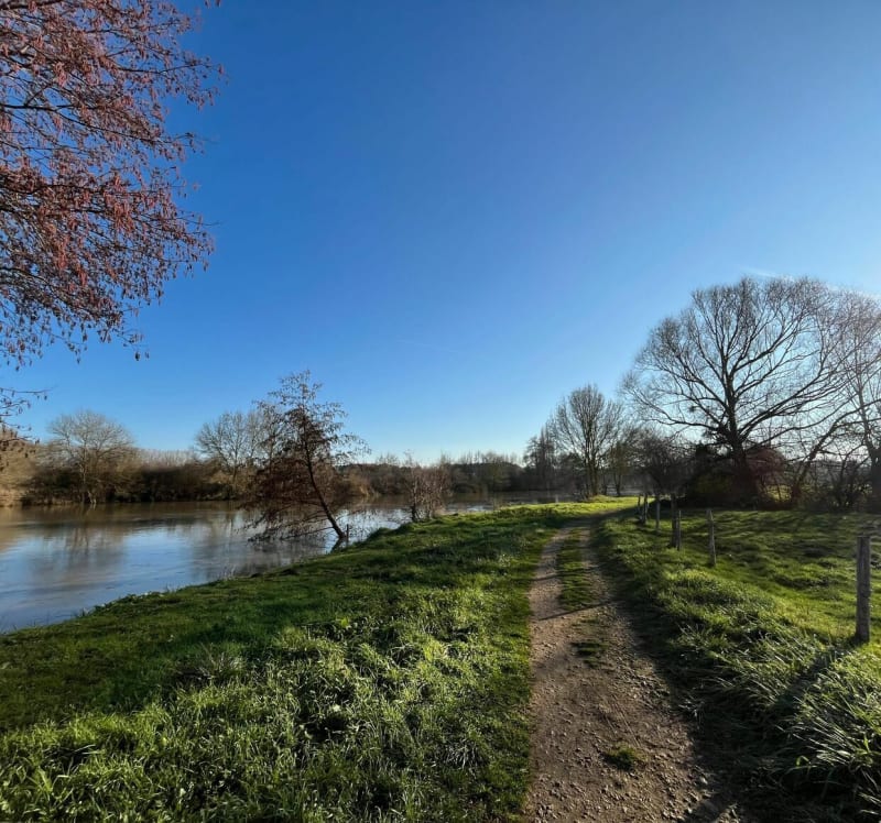 Belle Balade à La Flèche le long du Loir à la Monnerie - La Flèche
