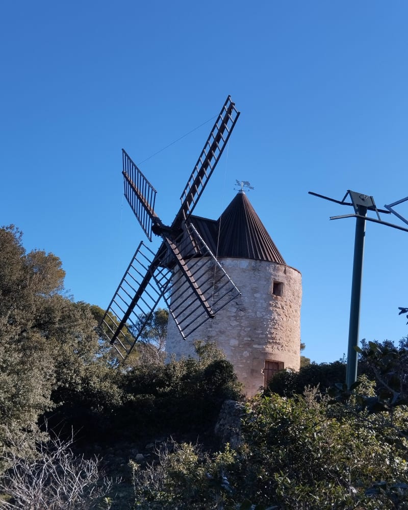 Double Aqueduc de Barbegal et le Moulin de Daudet - Fontvieille