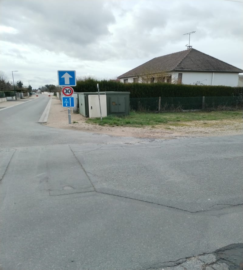 Direction la centrale nucléaire de Saint Laurent des Eaux - Muides-sur-Loire