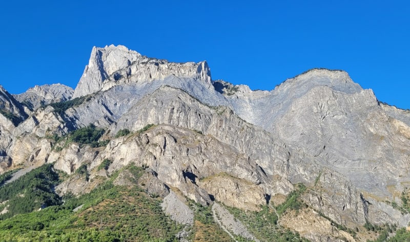 Balade au pied de la Croix des Têtes par St-Anne - Saint-Julien-Mont-Denis