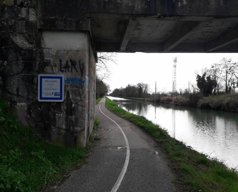 Canal des deux mers à Sauveterre-Saint-Denis - Sauveterre-Saint-Denis