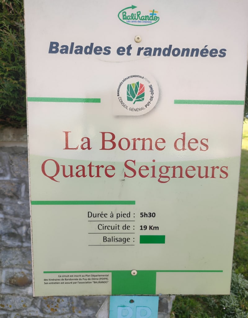 La Borne des Quatre Seigneurs - Laqueuille