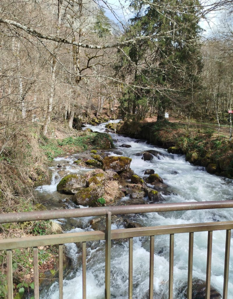 Wandel van de watervallen naar de Forges d'Orlu - Orlu