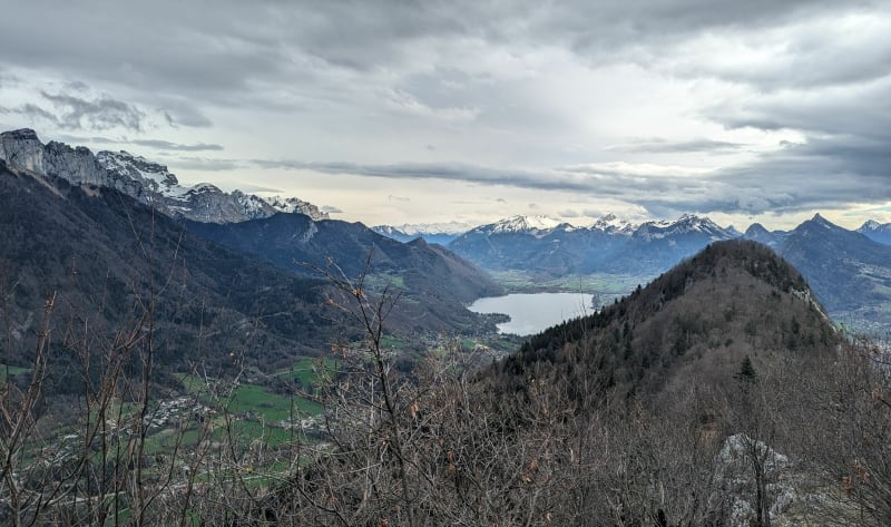 Le Veyrier depuis les mottes, par Mamelon de Beauregard et Mont Baret - Veyrier-du-Lac