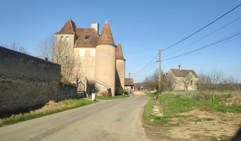 Jully-lès-Buxy par Ponneau et les Vignes du Clou - Jully-lès-Buxy